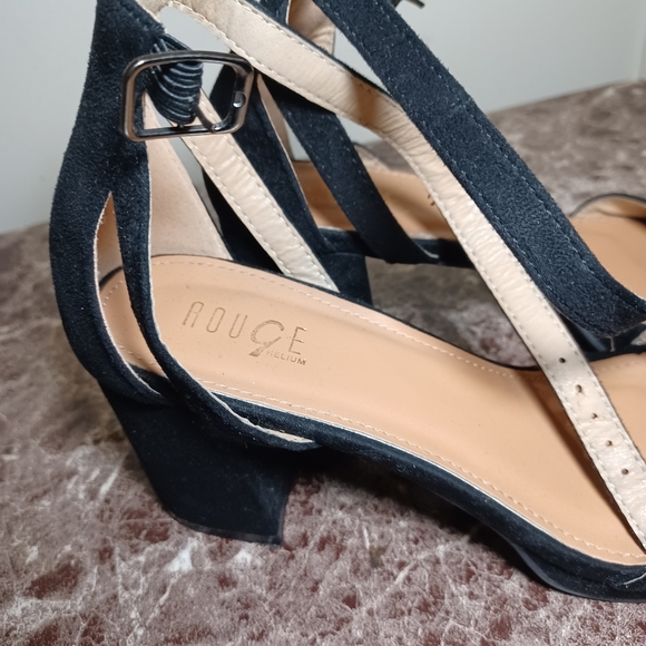 Rouge Helium Black Suede sandal size 8 Chunky Heels - Picture 6 of 11